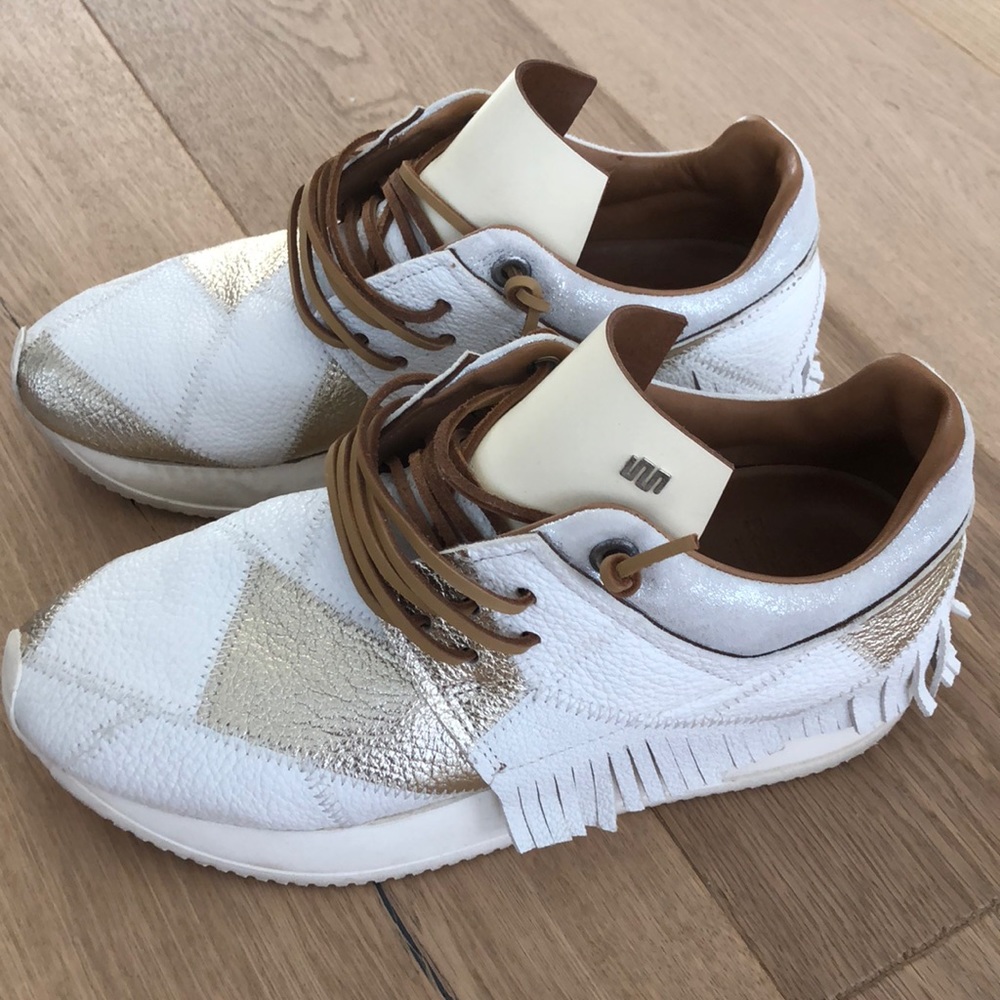ESSEutESSE white sneaker